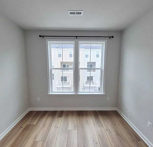 648 Brookwood Glen Ter #B — Photo 17
