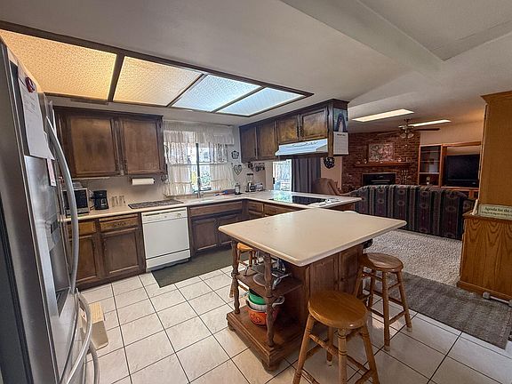 5th image of 1250 N Mckinley Court