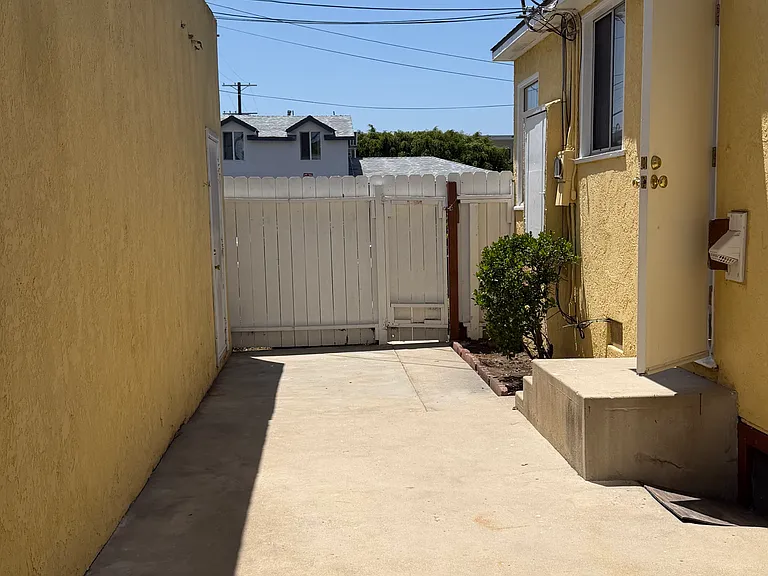 3850 Wade St — Photo 22