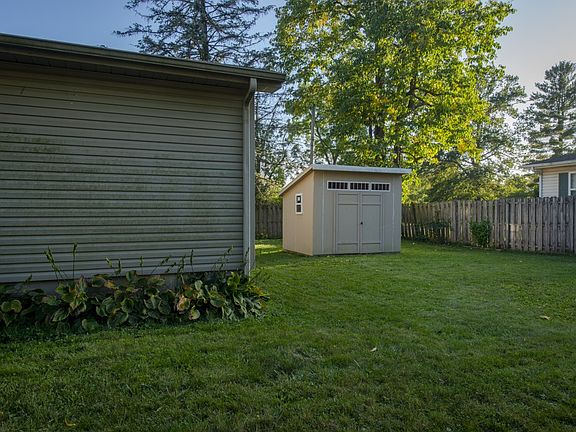 5th image of 322 Lincoln St
