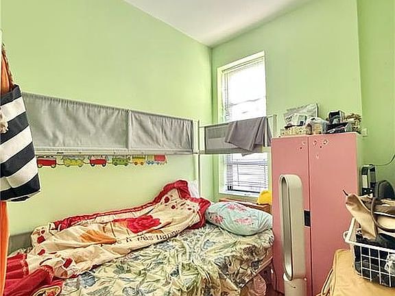 4th image of 2125 77th St