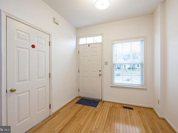 3rd image of 414 Galway Dr