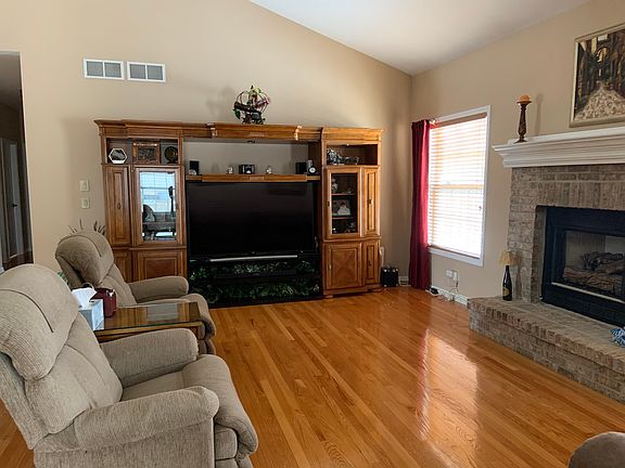 3rd image of 108 N Buckingham Dr