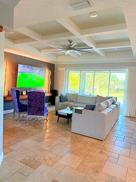 4 bed, 2.0 bath, 2044 sqft, $2,850 — Photo 3