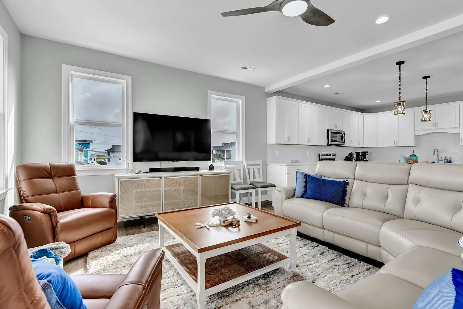 7 bed, 4.0 bath, 3261 sqft, $11,271 — Photo 1
