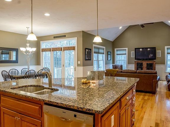 5th image of 6 Newton Ln