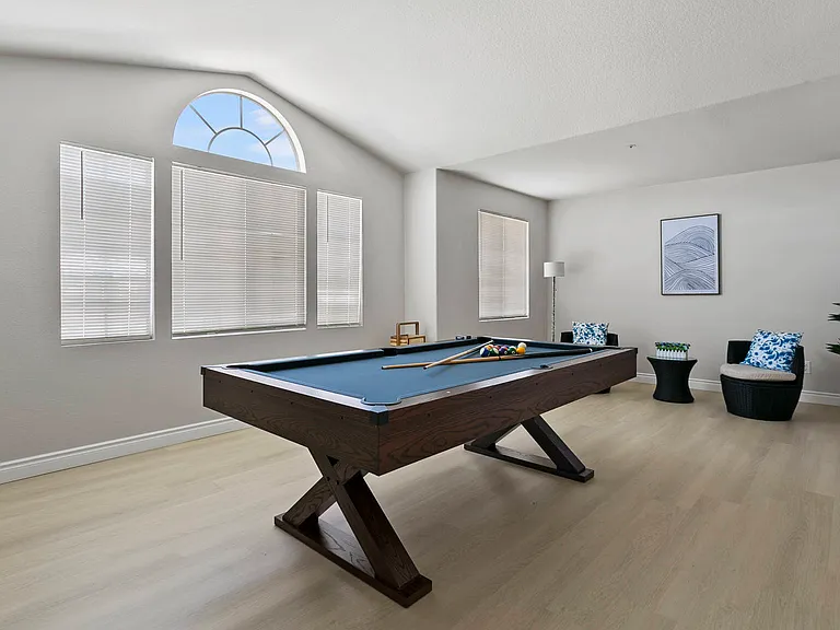 14033 Yorktown Ct — Photo 4