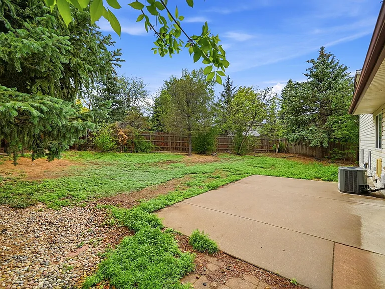 4935 Montebello Dr — Photo 21