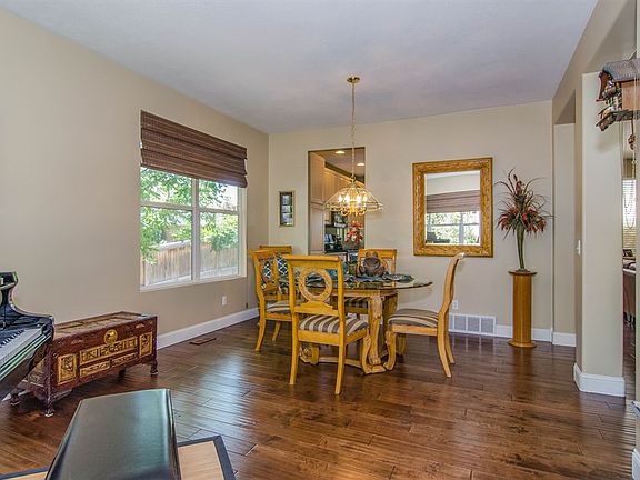3rd image of 8914 S Mountain Vista Dr