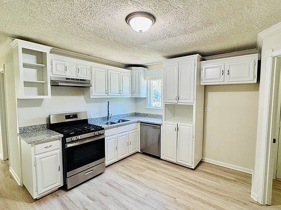 2nd image of 1602 Klauke St