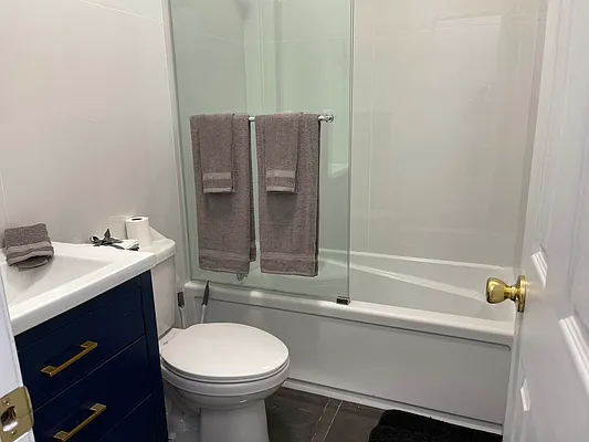 Rented by 18 REALTY | media 7