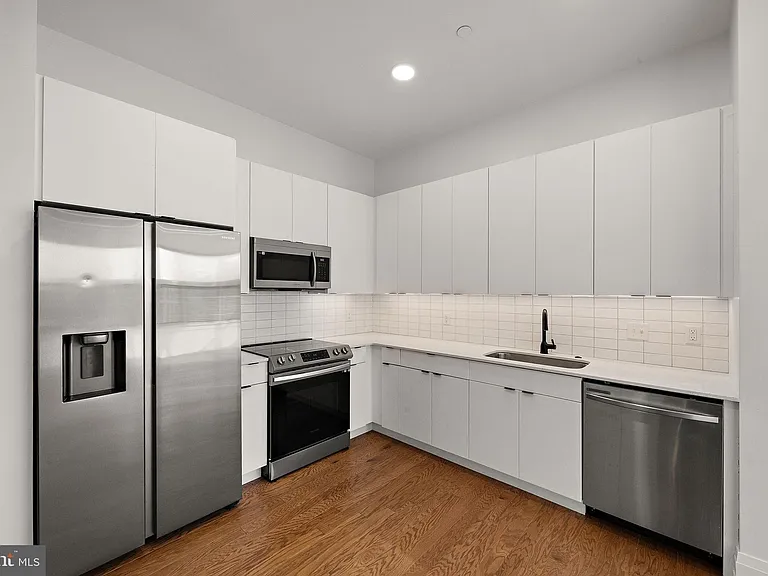 801 N Market St #207 — Photo 1
