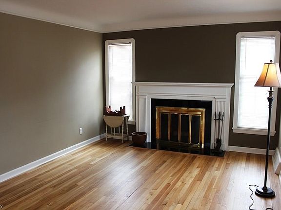 4th image of 4463 W 210th St
