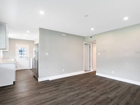 5th image of 731 Thalia Dr