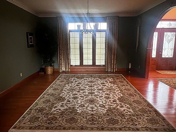 5th image of 412 Fox Ridge Dr