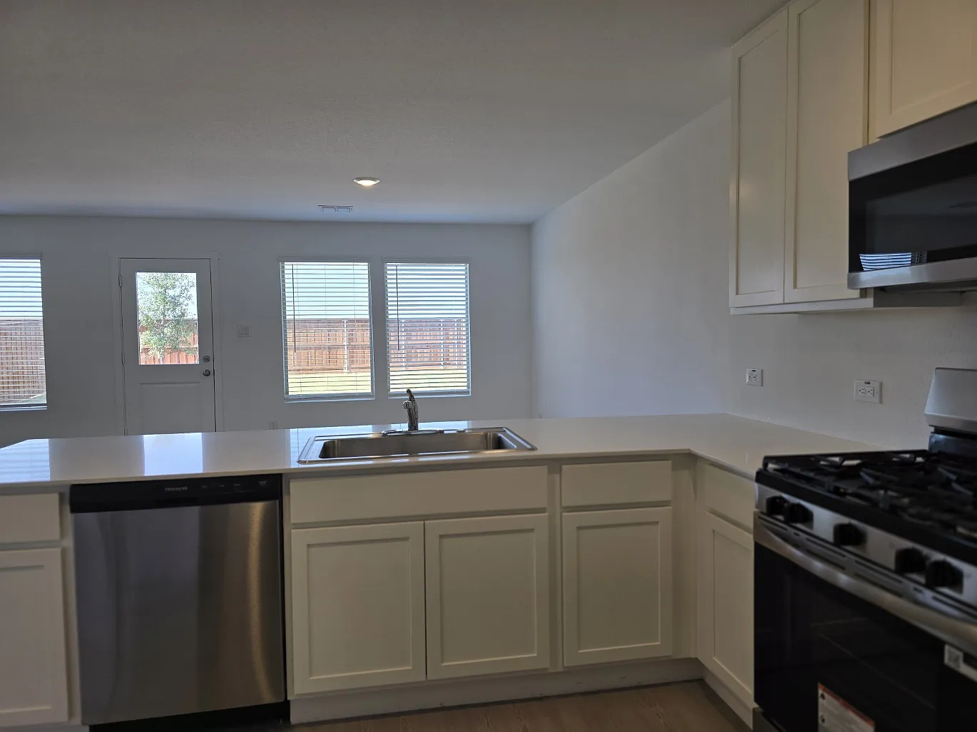 400 Backcountry Drive - 1 — Photo 4