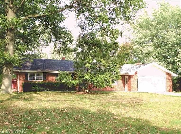 1st image of 1869 N Cambridge Dr