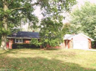 1869 N Cambridge Dr, Saint Joseph, MI 49085