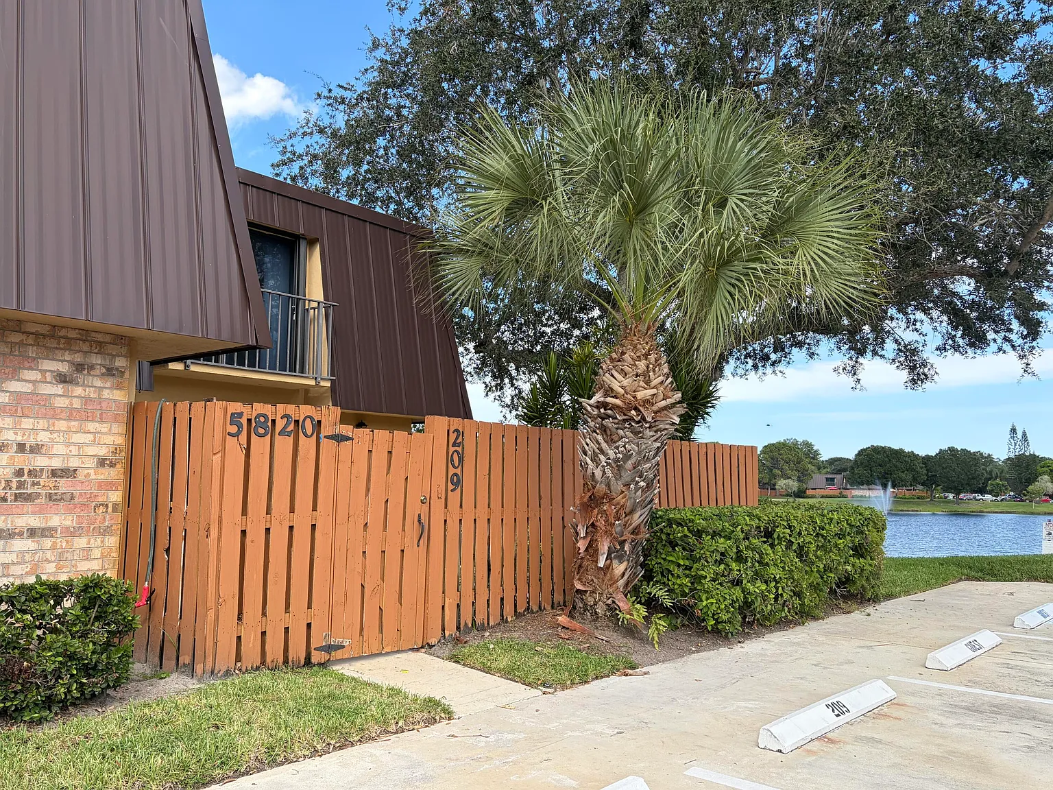 2 bed, 2.5 bath, 1288 sqft, $2,200 — Photo 3