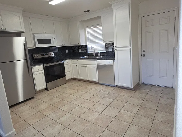 3212 Kay St #B — Photo 5