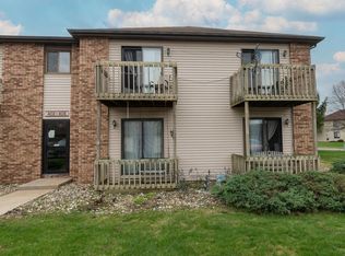 402 Clarinet Blvd E, Elkhart, IN 46516