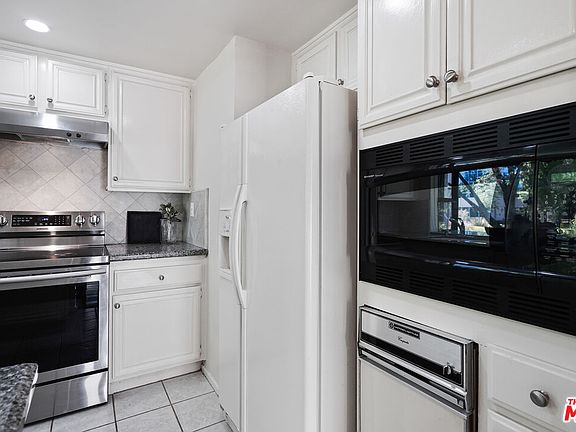 4th image of 21500 Califa St Unit 132