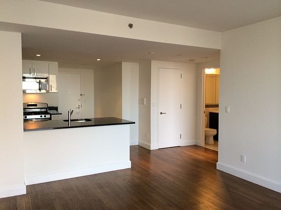 5th image of 236 Livingston St APT 10A