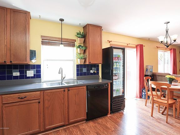 2nd image of 431 E Castlebar Ct
