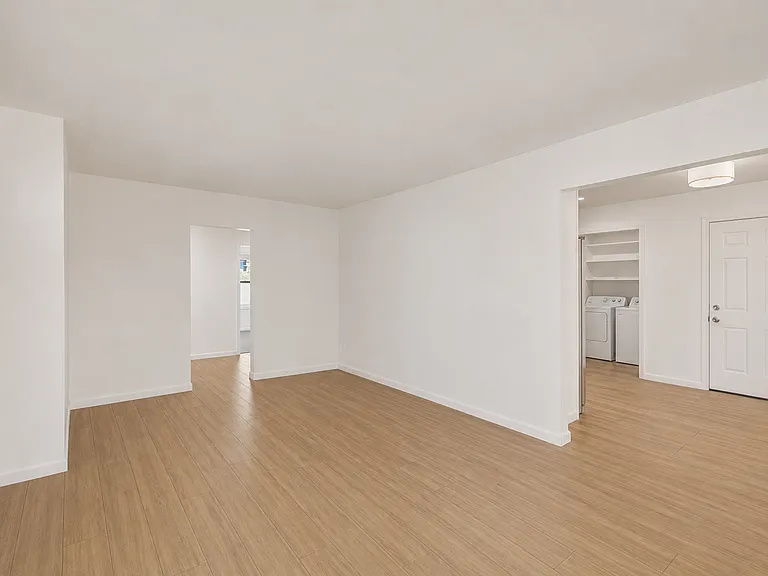 1005 E Mariposa St #MAIN HOUSE — Photo 8