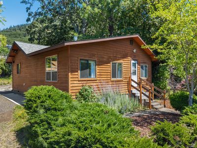 210 W Franklin St, Bingen, WA, 98605