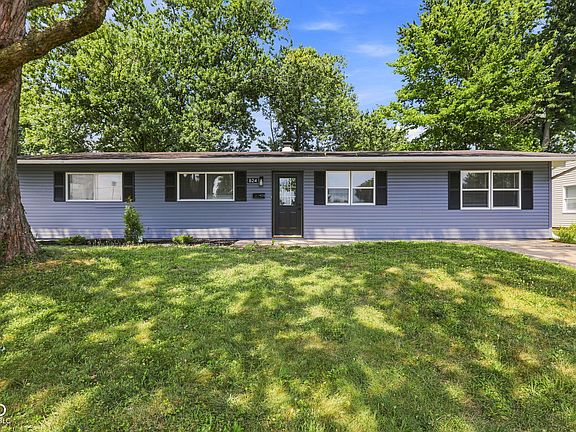 2nd image of 824 Longfellow Ln