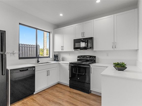 5th image of 425 SW 1st St #1
