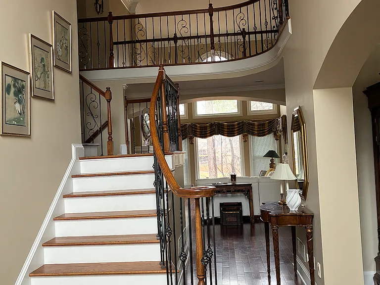 Knoll Point — Photo 2