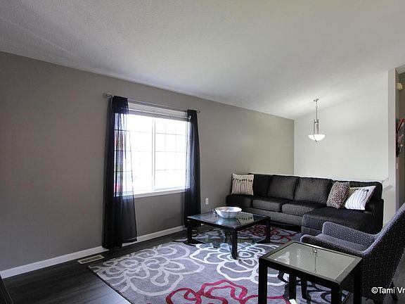 2nd image of 6732 Fawn Dr NE