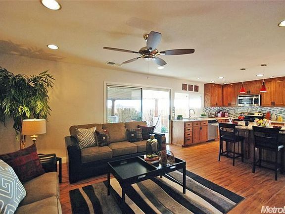 5th image of 2 Midway Cir