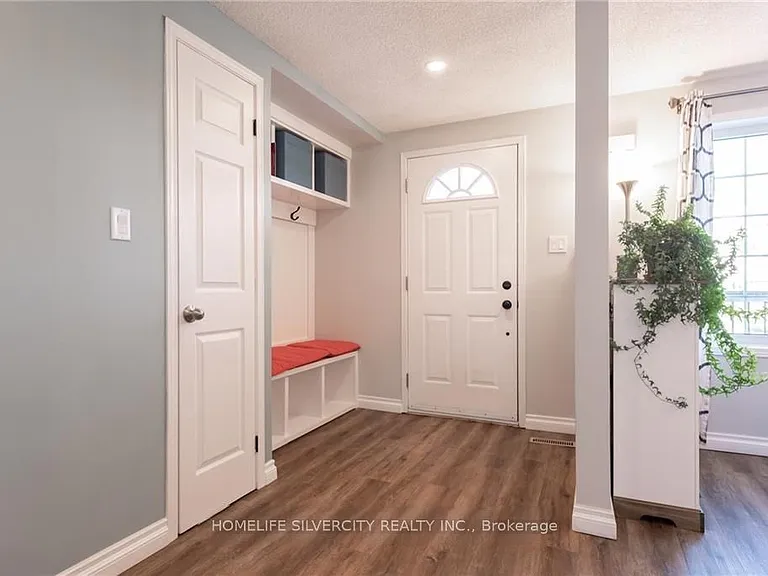 141 Athabaska Rd — Photo 2