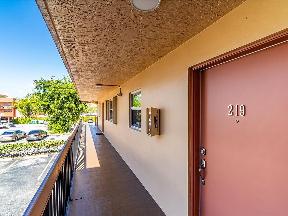 1st image of 403 NW 72nd Ave APT 219-G