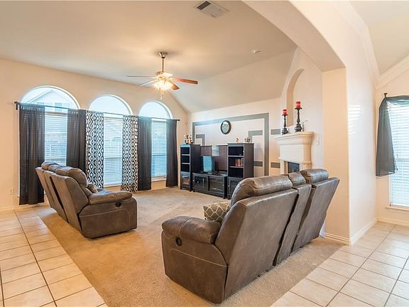 5th image of 624 Garner Ct