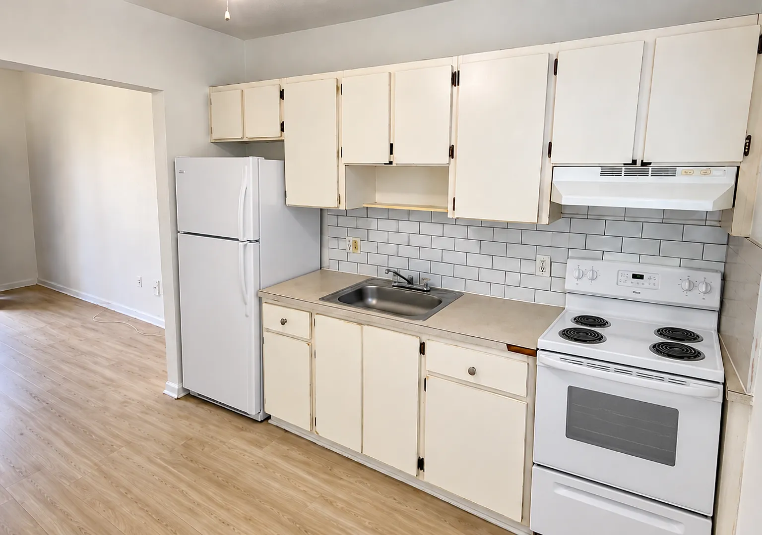 Urban Living Near Downtown Miami for Rent — Photo 1