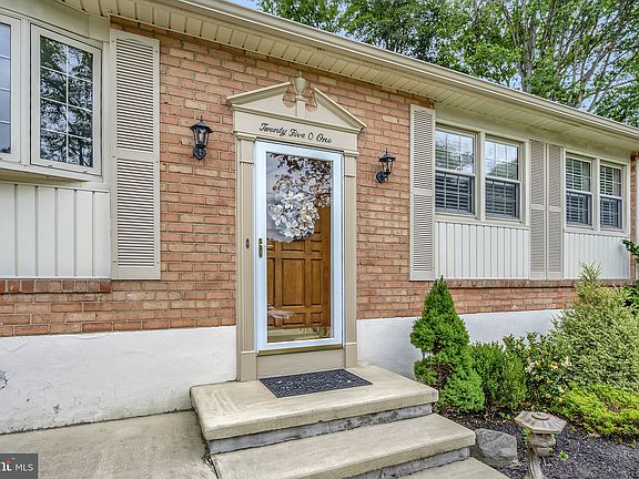 2nd image of 2501 Crossgate Dr
