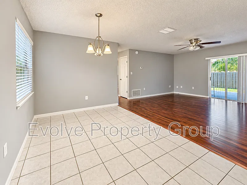 3 bed, 2.0 bath, 1196 sqft, $1,750 — Photo 2