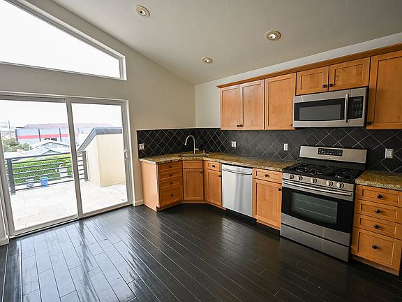 3rd image of 370 Shasta St #A