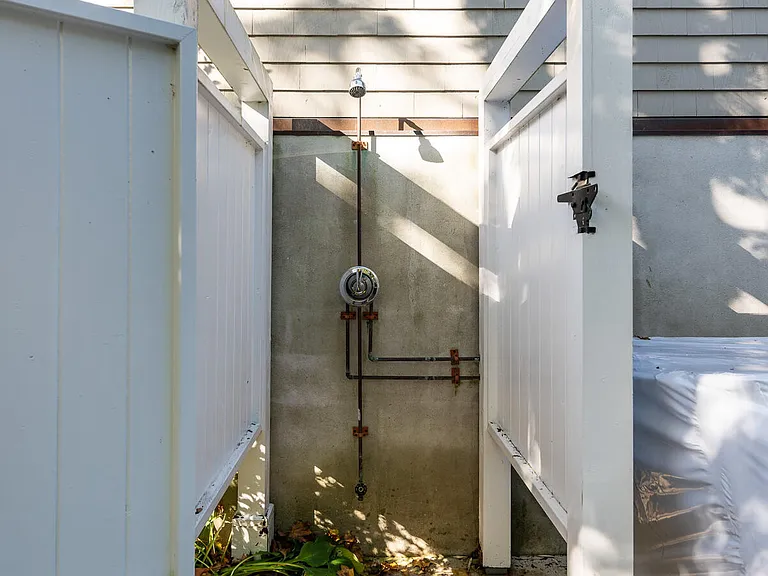 155 Milbank Ave — Photo 6