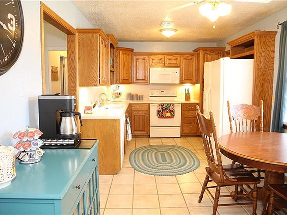 5th image of 112 Aspen Dr