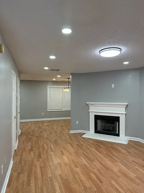 3 bed, 2.5 bath, 1544 sqft, $2,100 — Photo 3