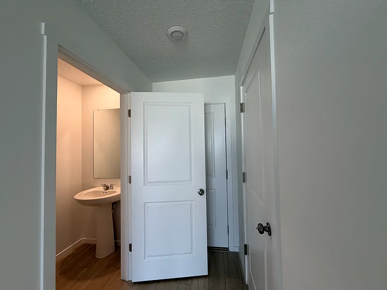 1218 Orion St — Photo 4