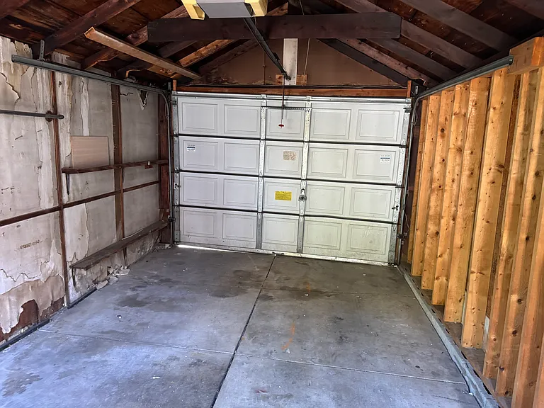 581 Guilford St — Photo 18