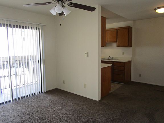 3rd image of 725 E Magnolia Blvd APT D