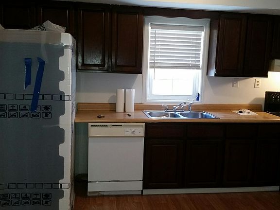 3rd image of 7132 Shirley Dr
