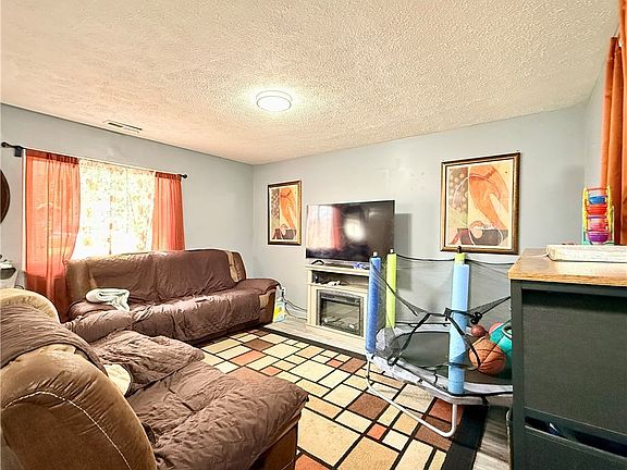 4th image of 11808 Leeila Ave